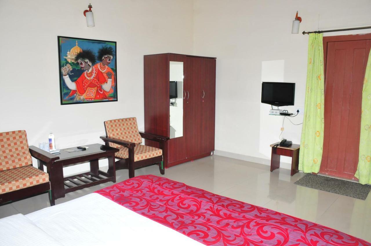 Kstdc Hotel Mayura Velapuri Belur Belur  Extérieur photo