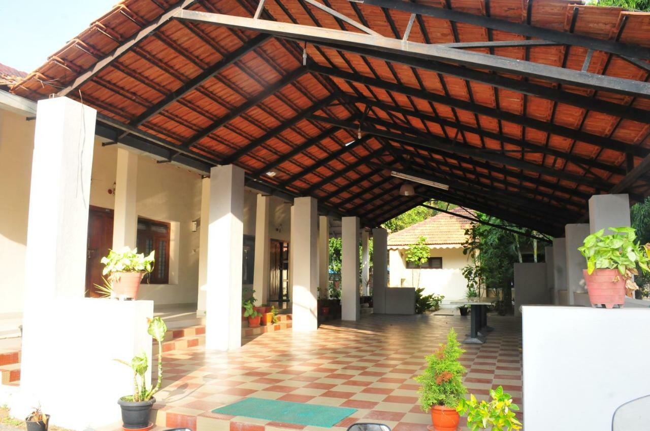 Kstdc Hotel Mayura Velapuri Belur Belur  Extérieur photo